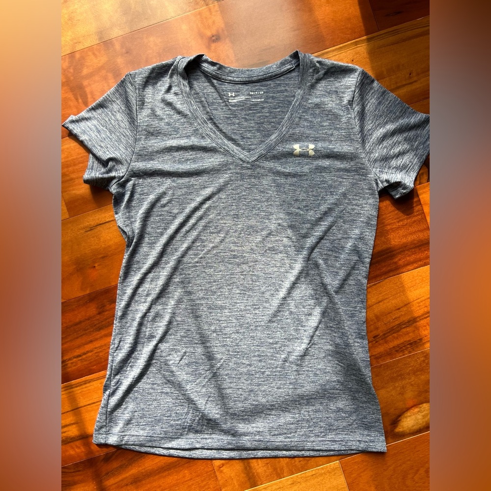 Under Armour v neck T-shirt